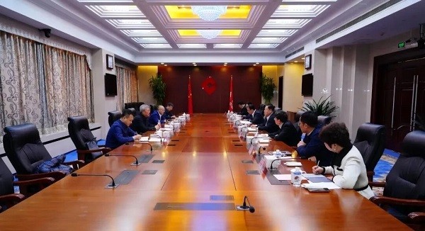 申兆軍會見蒙鹽集團黨委書記、 董事長袁肅一行
